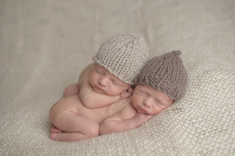 Lifehacks for parents of twins and triplets