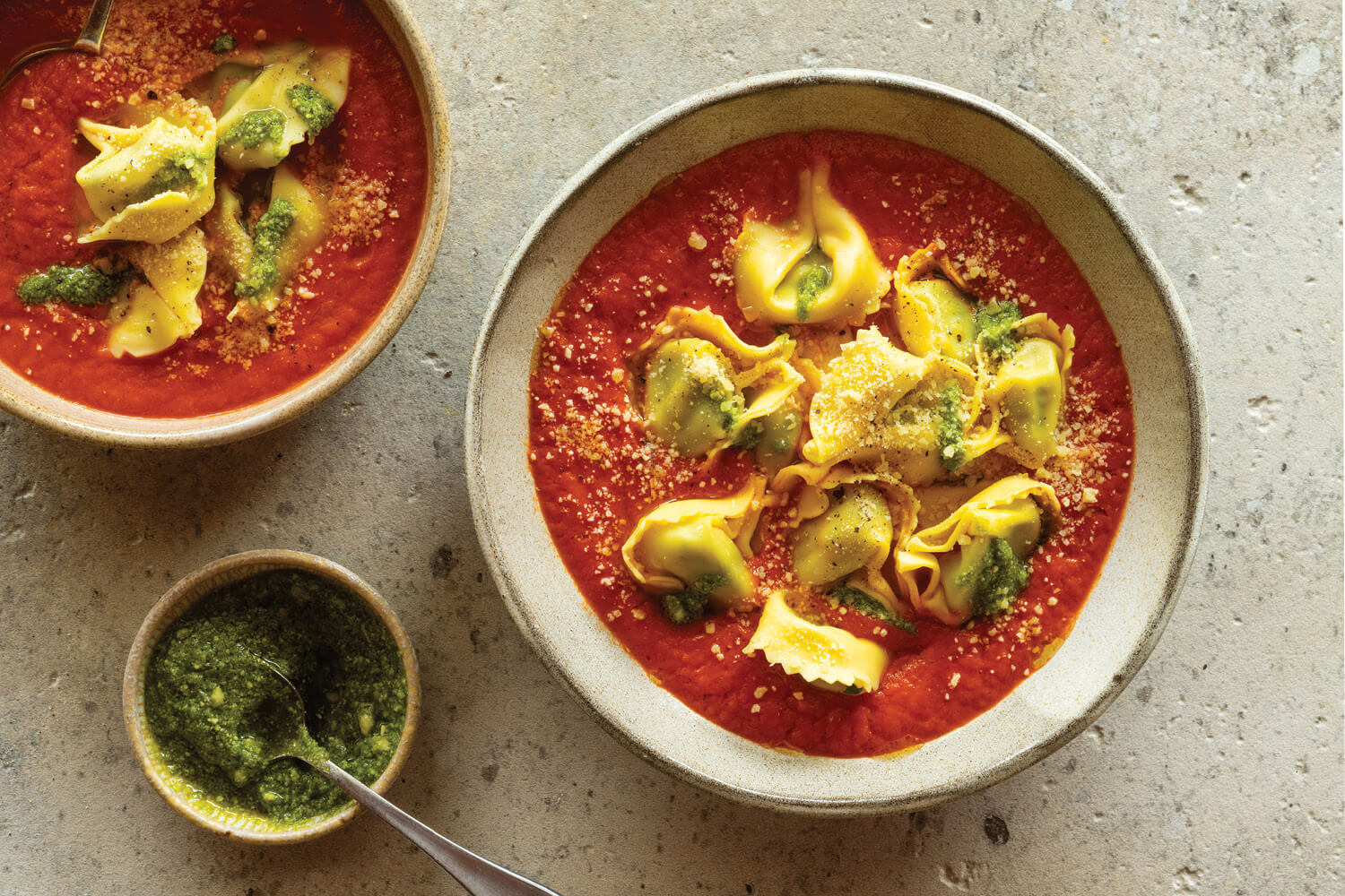 Rich Tomato & Tortellini Soup